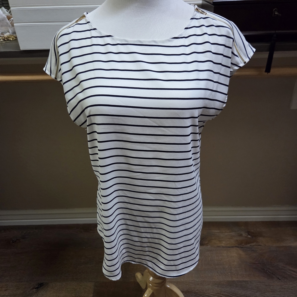 Ann Taylor Black and White Short Sleeve Blouse